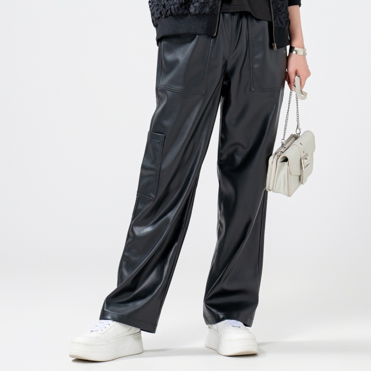 Provador レザー調カーゴパンツ