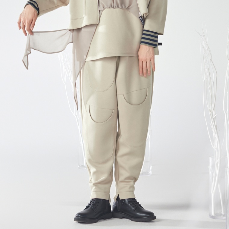 KawaiOkada ジャージ素材のポケットデザインパンツ