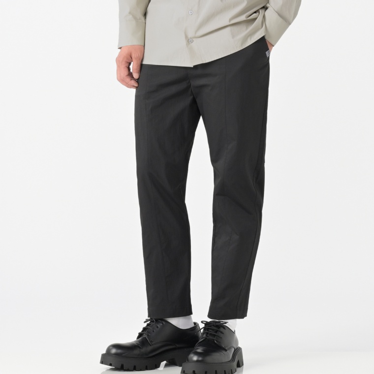 Lucca Uomo alla moda ストレッチテーパードパンツ