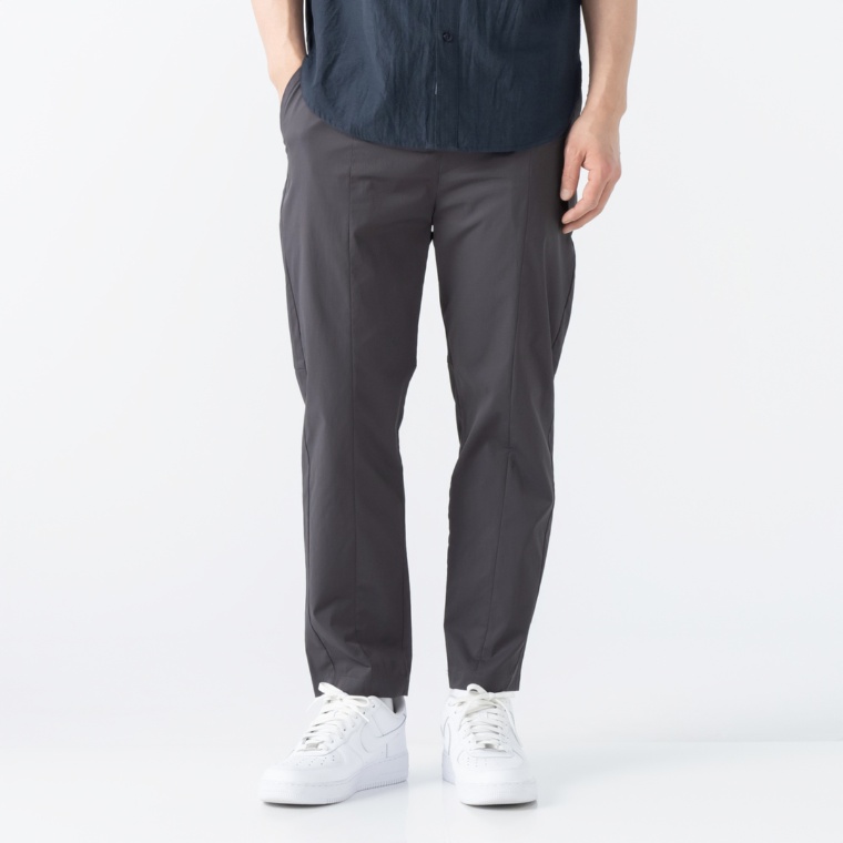 Lucca Uomo alla moda ストレッチテーパードパンツ