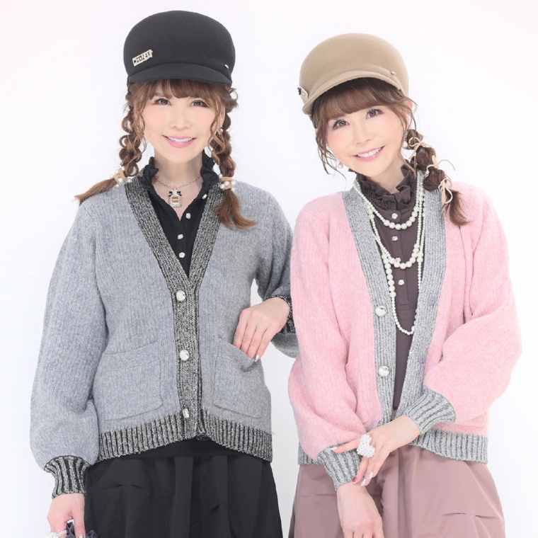 &LOVE フェミニンフォルムなラメニットカーデ