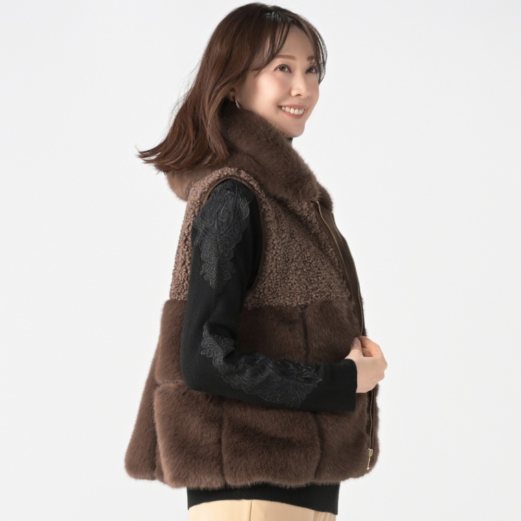 JEWEL MORRY’S フェイクファーフーディーベスト