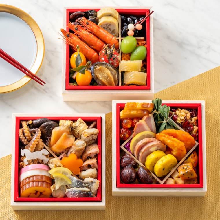 QVC独占販売特選おせちミニ三段重46種午