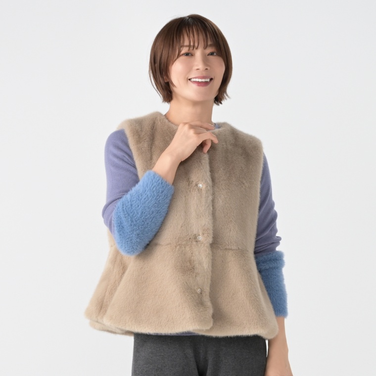 Pixie Heart ビジューボタン付フェイクファーベスト