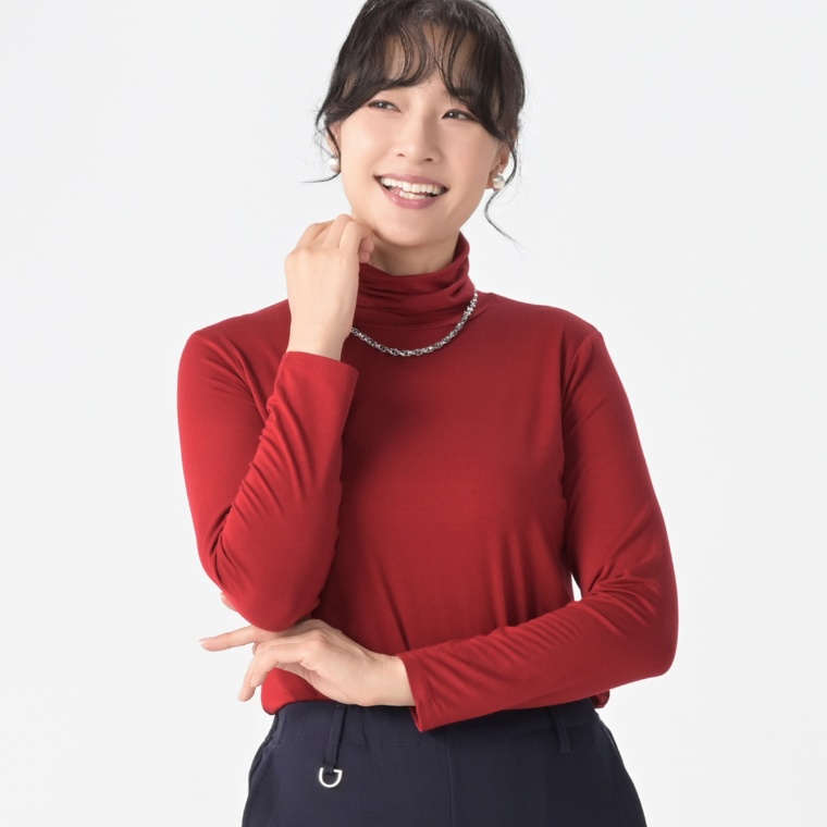 エニワイズ とろみシルク混タックタートルプルオーバー