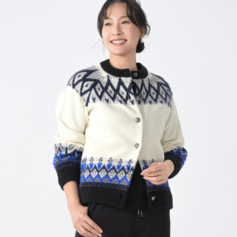 calma ボタンが光る ノルディック柄ニットカーディガン