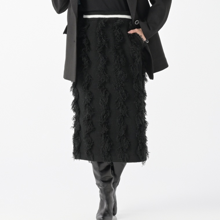 calma フリンジニット ミモレ丈スカート