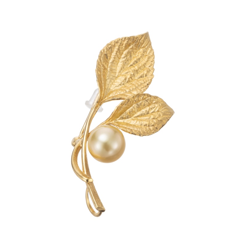 ゴールドカラー白蝶真珠 リーフモチーフブローチ 9mm