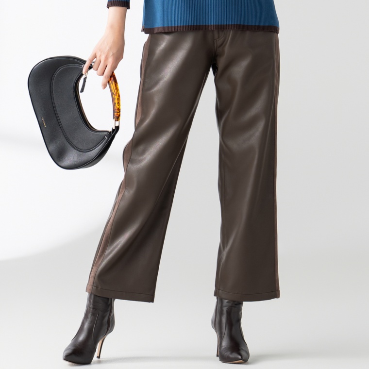 PCD フェイクレザーのモダンセミワイドパンツ