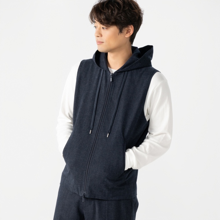 Lucca Uomo alla moda フーディーベスト