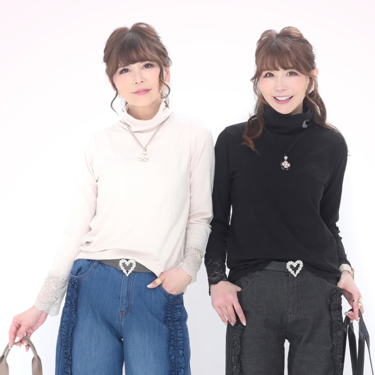 &LOVE ハートキラキラビジューの袖レーストップス