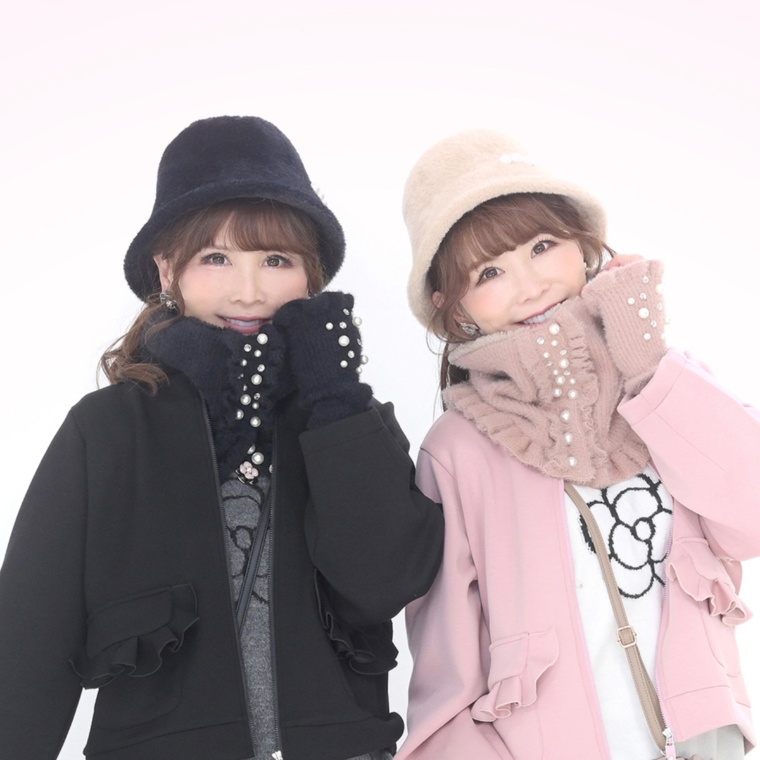 &LOVE 首元華やぐキラキラパール調ビジューネックウォーマー