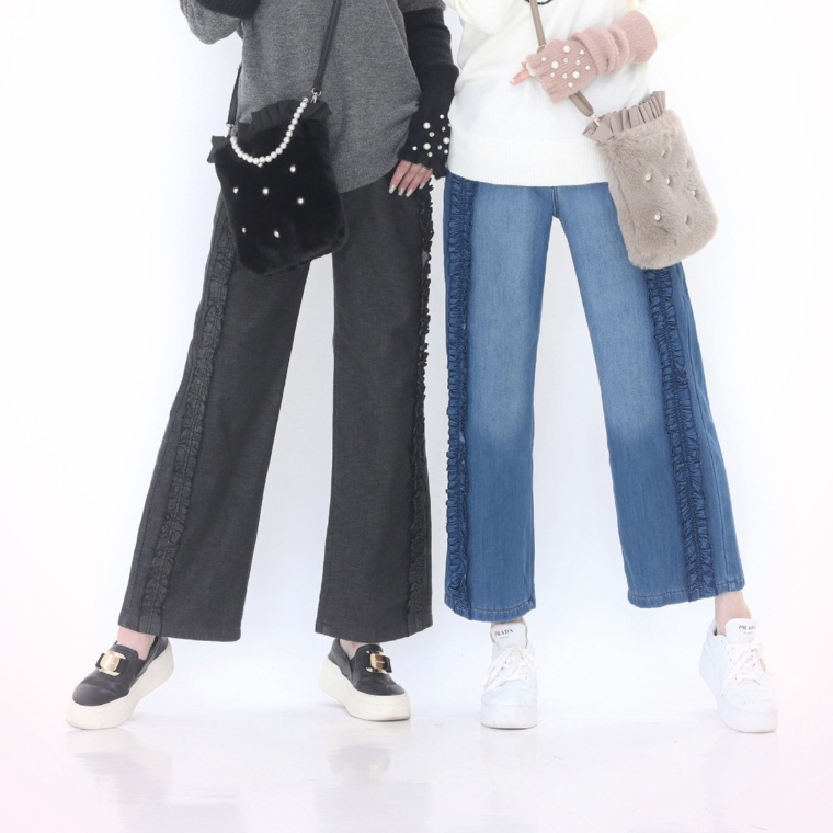 &LOVE サイドふりるの裏フリースデニムパンツ