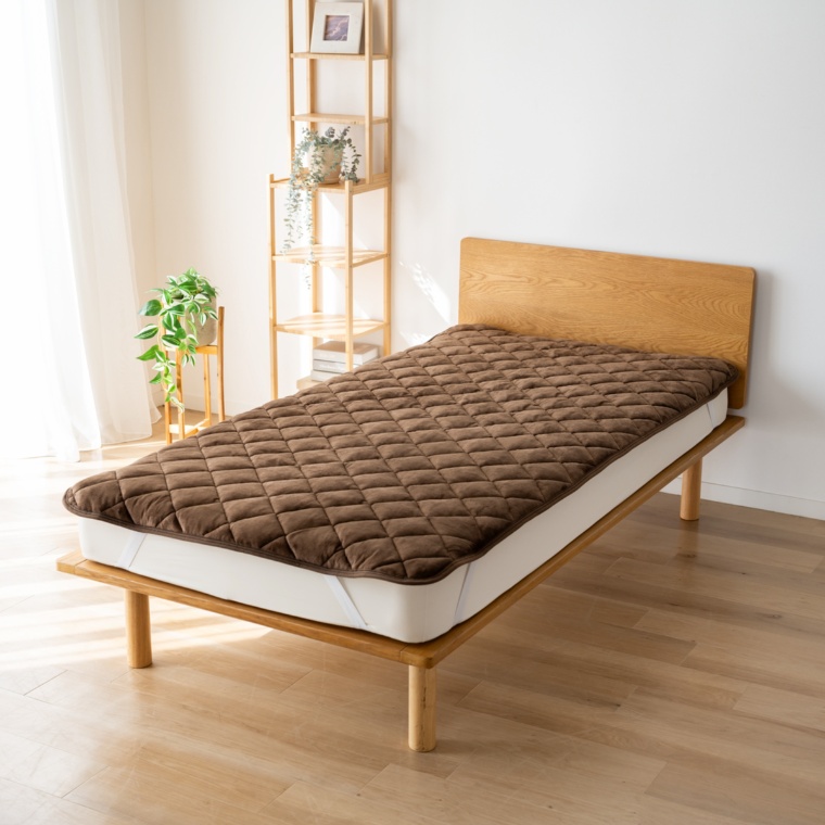 京都西川 メタルギア入り あったか敷きパッド