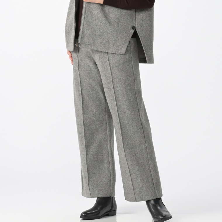 ユラックス 暖か軽いメルトン風素材の3D美ラインパンツ