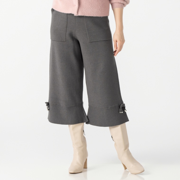 &LOVE レディな甘さ引き立つニットパンツ