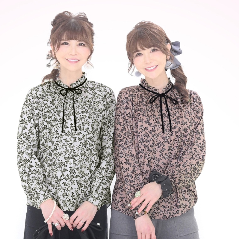 &LOVE ハートフラワーのリッチブラウス