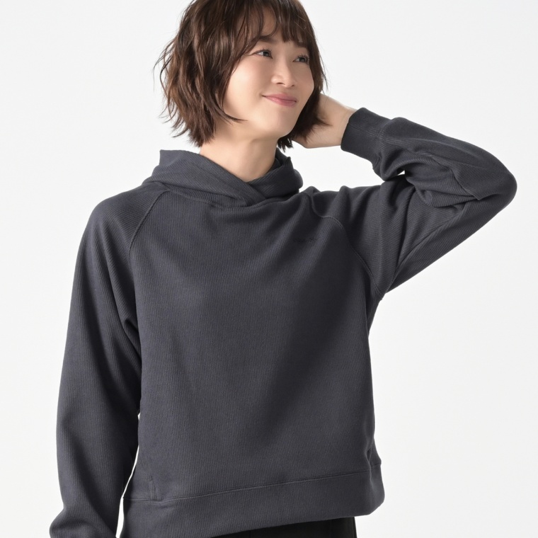 EDDIE BAUER ロゴ刺繍入りフーディー