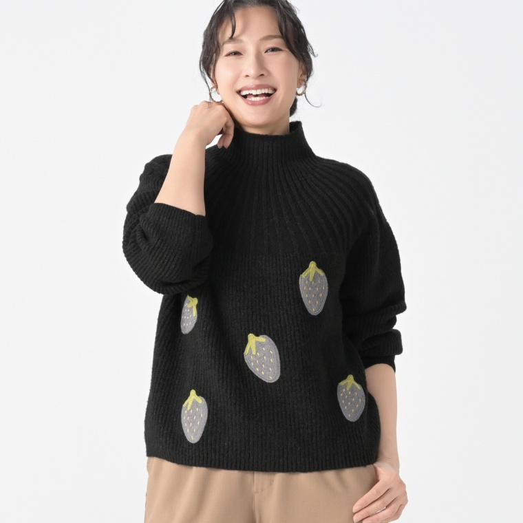 PERSONS ストロベリーモックネックニット