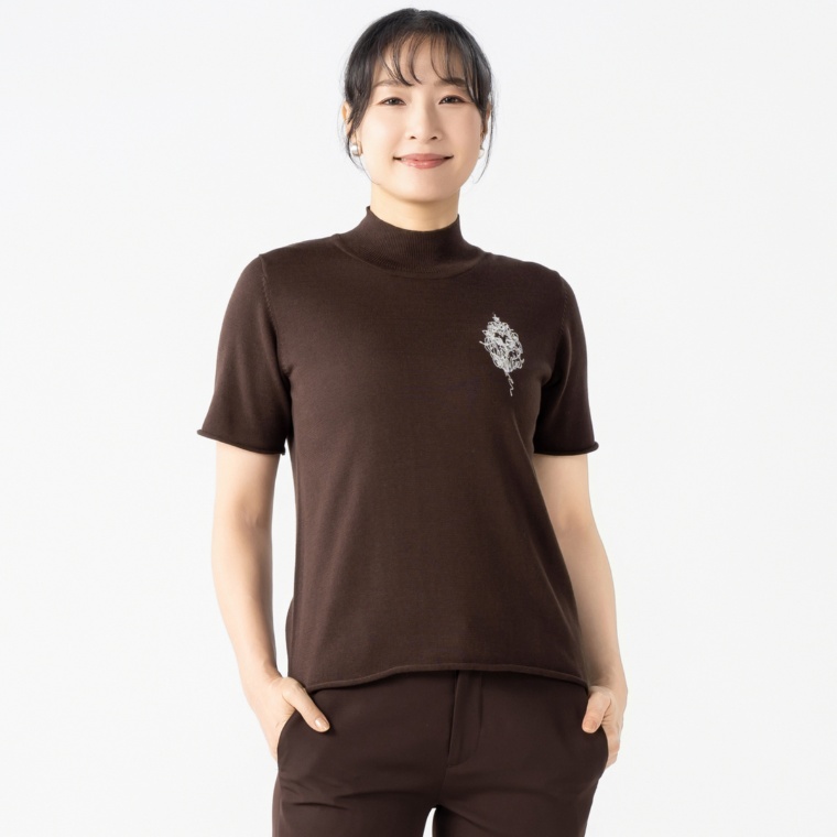 MASAGO 獅子刺繍のハイネック半袖ニットプルオーバー