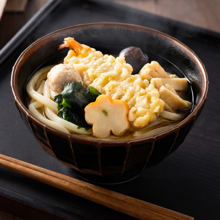 おつとめ品 本場讃岐 えび天煮込みうどん