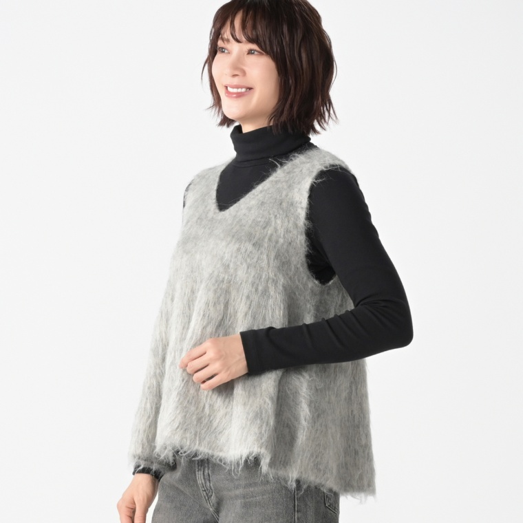 UNFILO アルパカ混シャギーペプラムジレ ネット限定