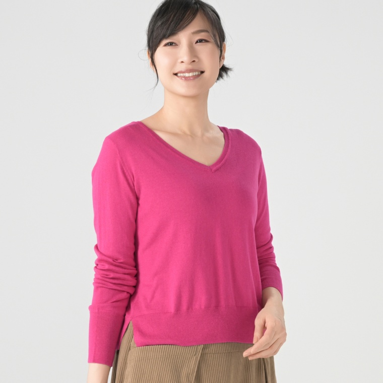 KawaiOkada Vネックハイゲージニットプルオーバー