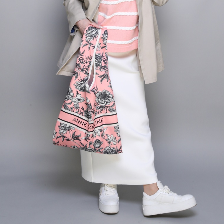 ANNE COQUINEデッサン調フラワープリントエコバッグDカン付