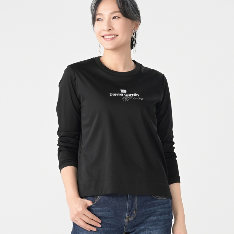 PCD 煌めきブランドロゴの長袖プルオーバー