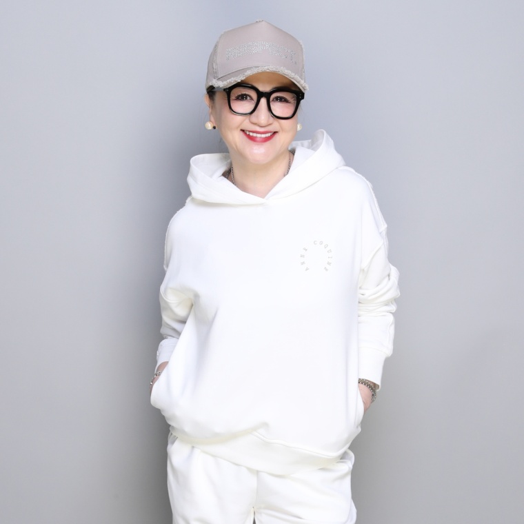 ANNE COQUINE 刺繍入り裏毛カットソーフーディーパーカ