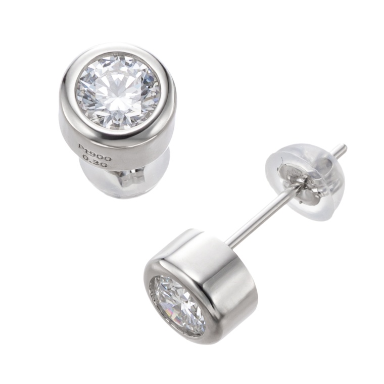 Dカラーダイヤモンド PT900 イヤリング/ピアス 計0.6ctUP