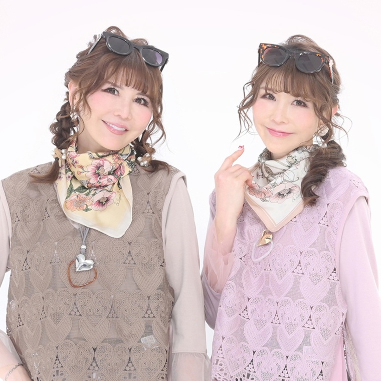 &LOVE フラワーHAPPYスカーフ