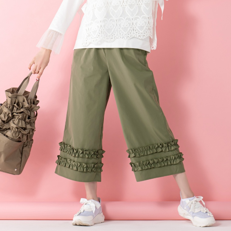 &LOVE 軽やかに揺れる撥水ふりるスカーチョ