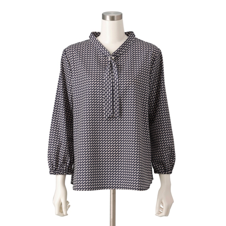 Beauty Fit ボウタイプリントブラウス