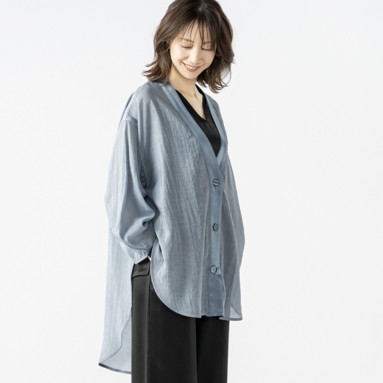 MASAGO シアー素材のVネックカーディガン