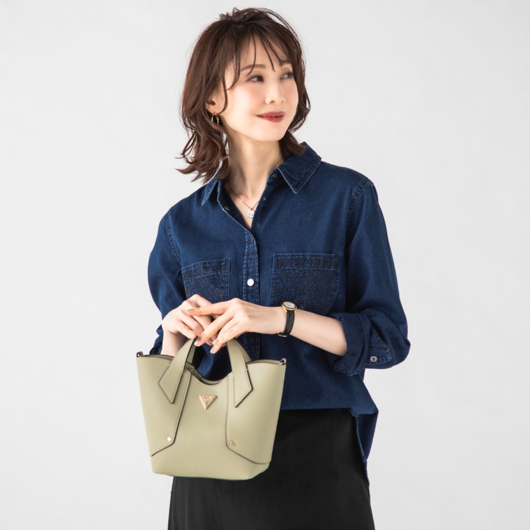 GUESS ダーシー ミニトートバッグ