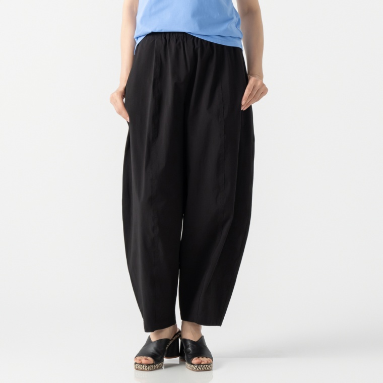 KawaiOkada自分の時間 リラックスシルエットストレッチパンツ