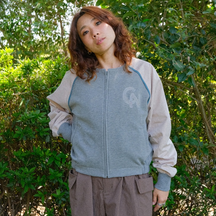 Carney ロゴ刺繍 異素材ドッキングブルゾン