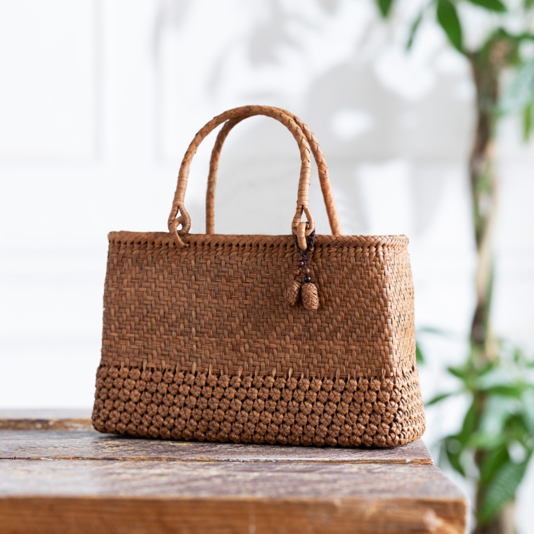 葡萄藤 網代編み＋六角花編みバッグチャーム付き