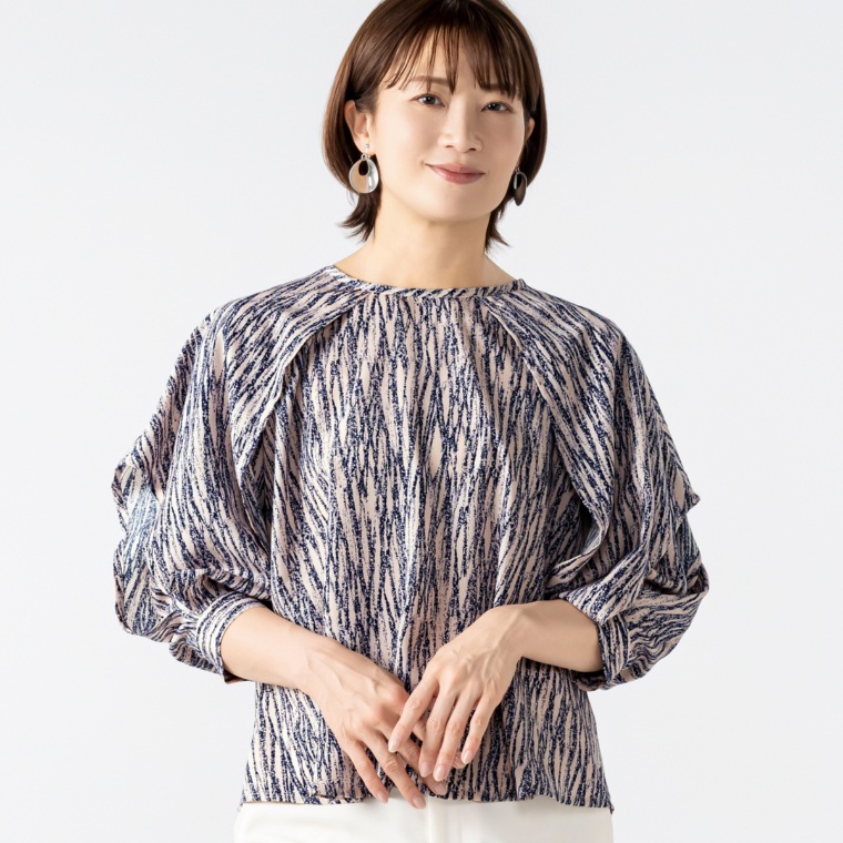 Abanicos レイヤードスリーブ プリントブラウス