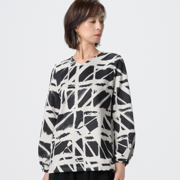BOUTIQUE JUNKO 幾何学ラインプリントプルオーバー