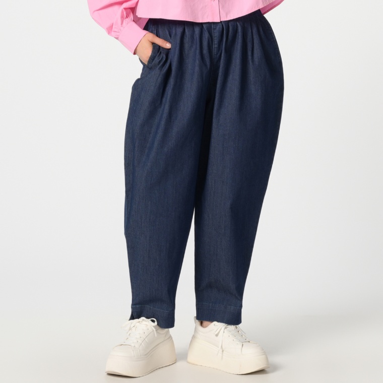 KiKKi タック入りストレッチデニムパンツ