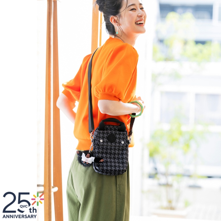 Kipling ナルシッサ スマートショルダー チャーム付き
