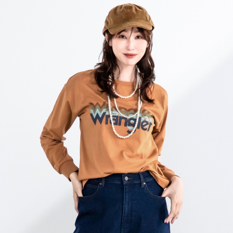 Wrangler かすれ調ロゴプリント長袖Tシャツ