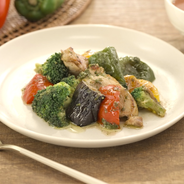ゴロゴロ国産彩り野菜と鶏肉のジェノバ風×4食