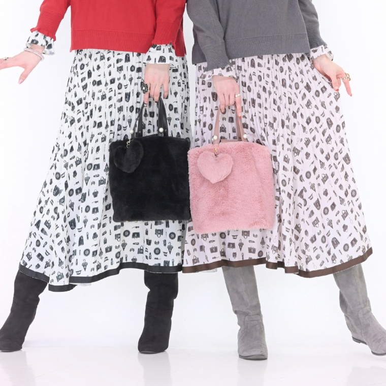 &LOVE ふわふわエコファーハートチャーム付きCUTEバッグ